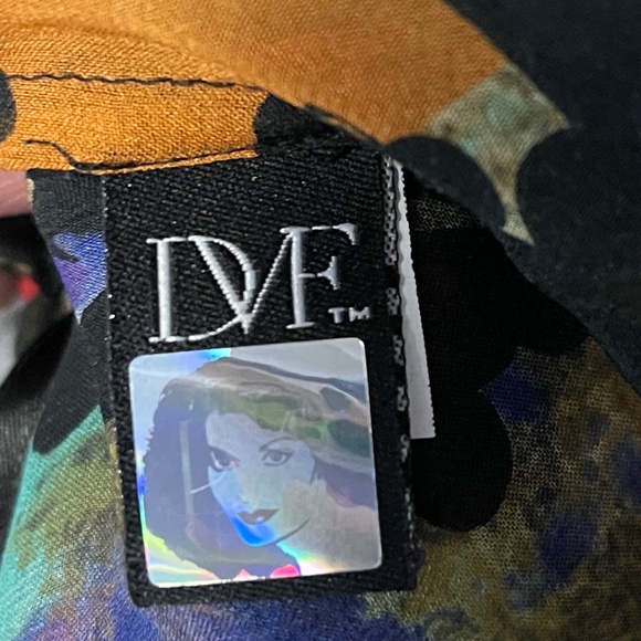 Diane Von Furstenberg Silk Floral 3/4 Sleeve Blouse Size 10 - Picture 8 of 8